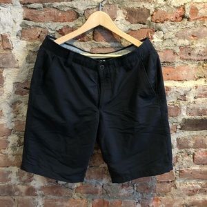 Under Armour Golf Shorts - Black - Size 32